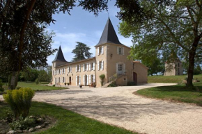 Отель Maison d hotes de Charme Les Bruhasses Campagne Parc de 3 ha Vignoble familial Armagnac  Кондом